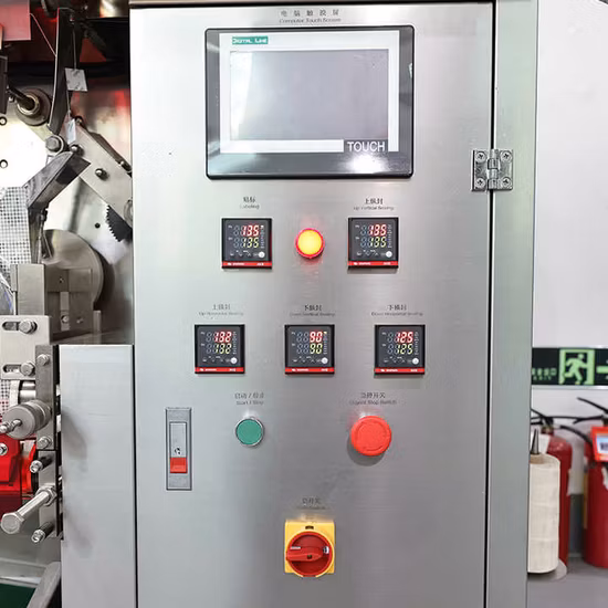Confezionatrice automatica per bustine di tè con filtro con etichetta e filo.  Macchina confezionatrice automatica per bustine di tè con cordino